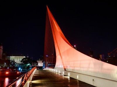 10 En el Día Mundial de la Seguridad del Paciente la Ciudad ilumina monumentos de naranja