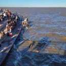 Alarma por personas que no respetan la prohibición y nadan en la Costanera Norte