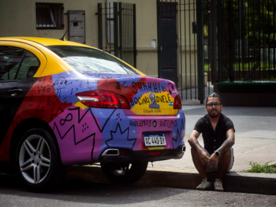 Taxis porteños se convierten en vehículos de cambio social con intervenciones artísticas 2